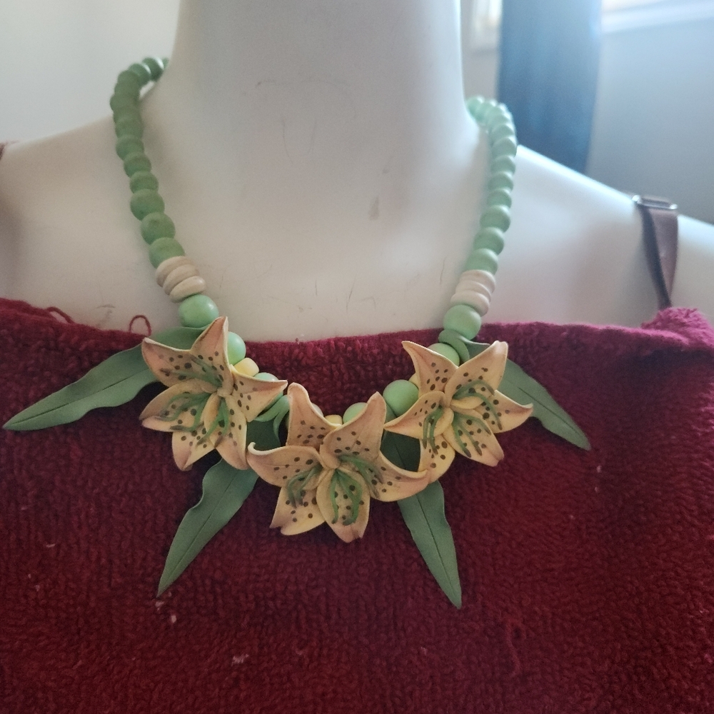 Floral Beaded Necklace with Green and Cream Accents